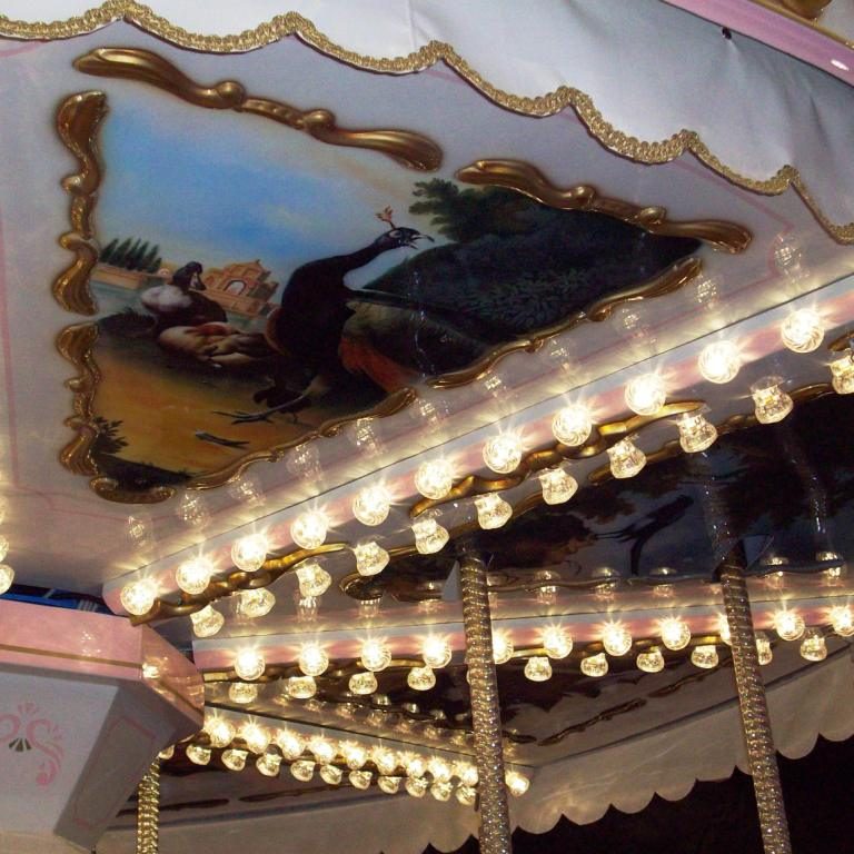MERRY GO ROUND 4MT Park Rides Lamborghini