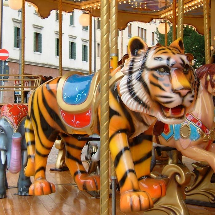 MERRY GO ROUND 8.6MT Park Rides Lamborghini